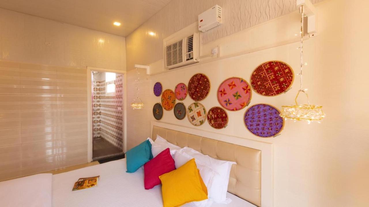 Madpackers Amritsar Bunks, Rooms, & Community Екстер'єр фото
